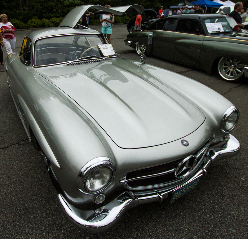 Illustration for article titled I went to a somewhat large car show today